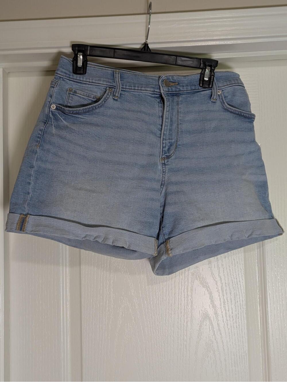 Women's Sonoma Denim Cuffed stretchy Shorts Size 8 Pre-owned Excellent